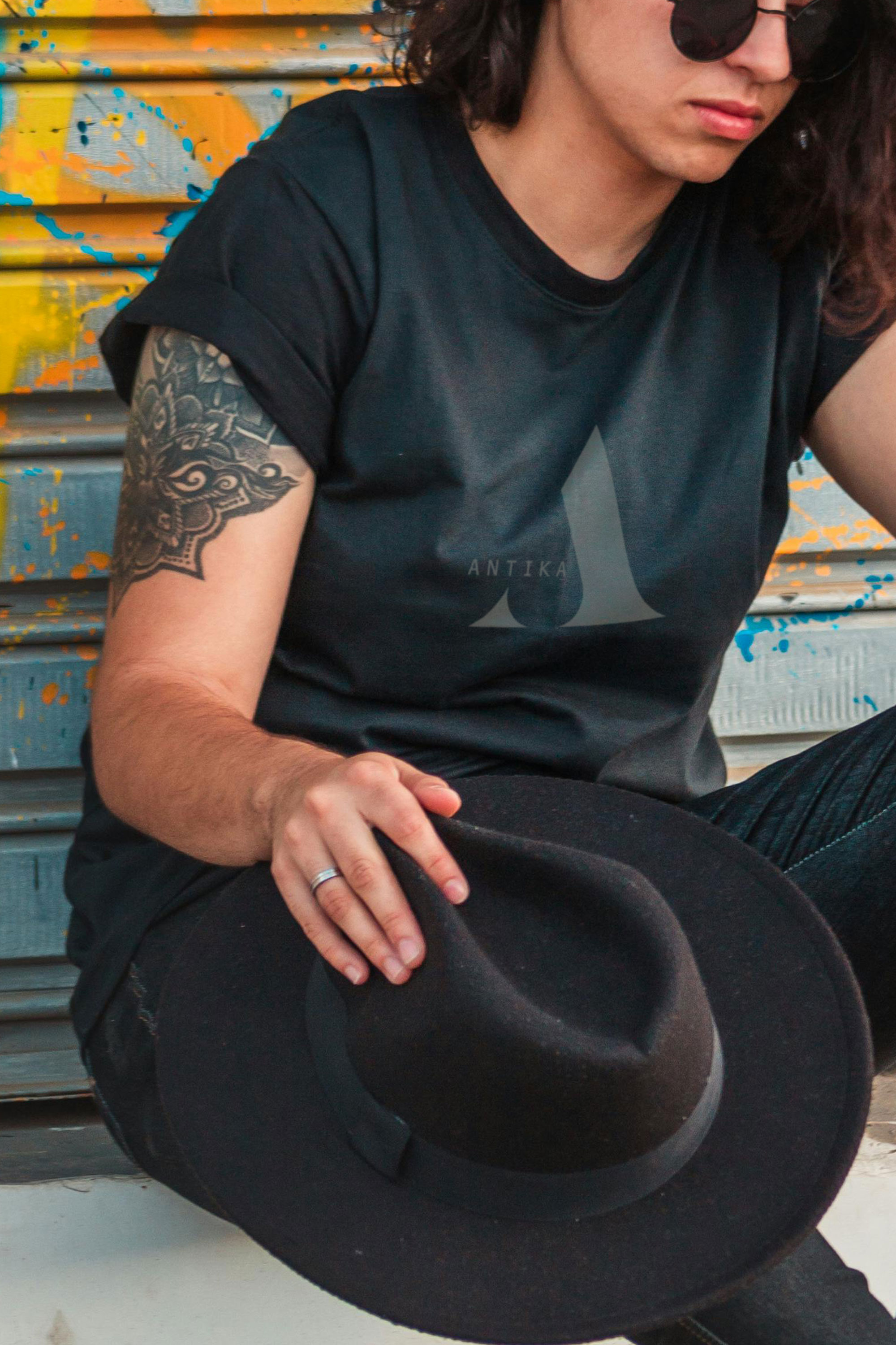 Antika vintage branded t-shirt.