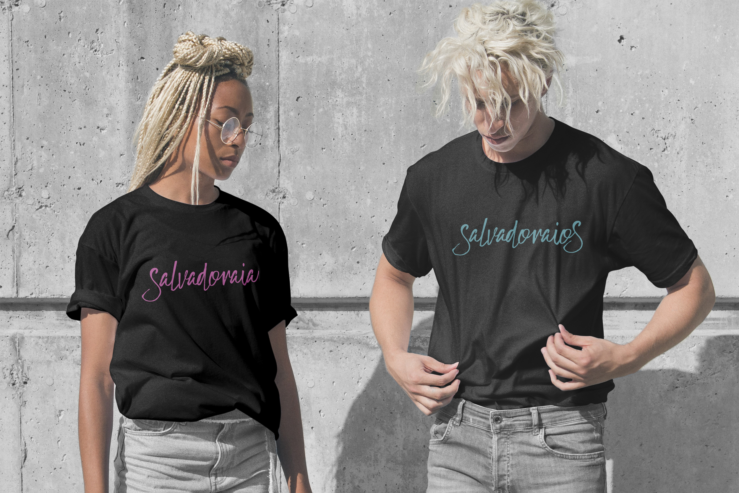 The black t-shirts with ‘Salvadoraia’ and ‘Salvadoraios’ printed on them in different colours are the official branded t-shirts for the bar’s staff.