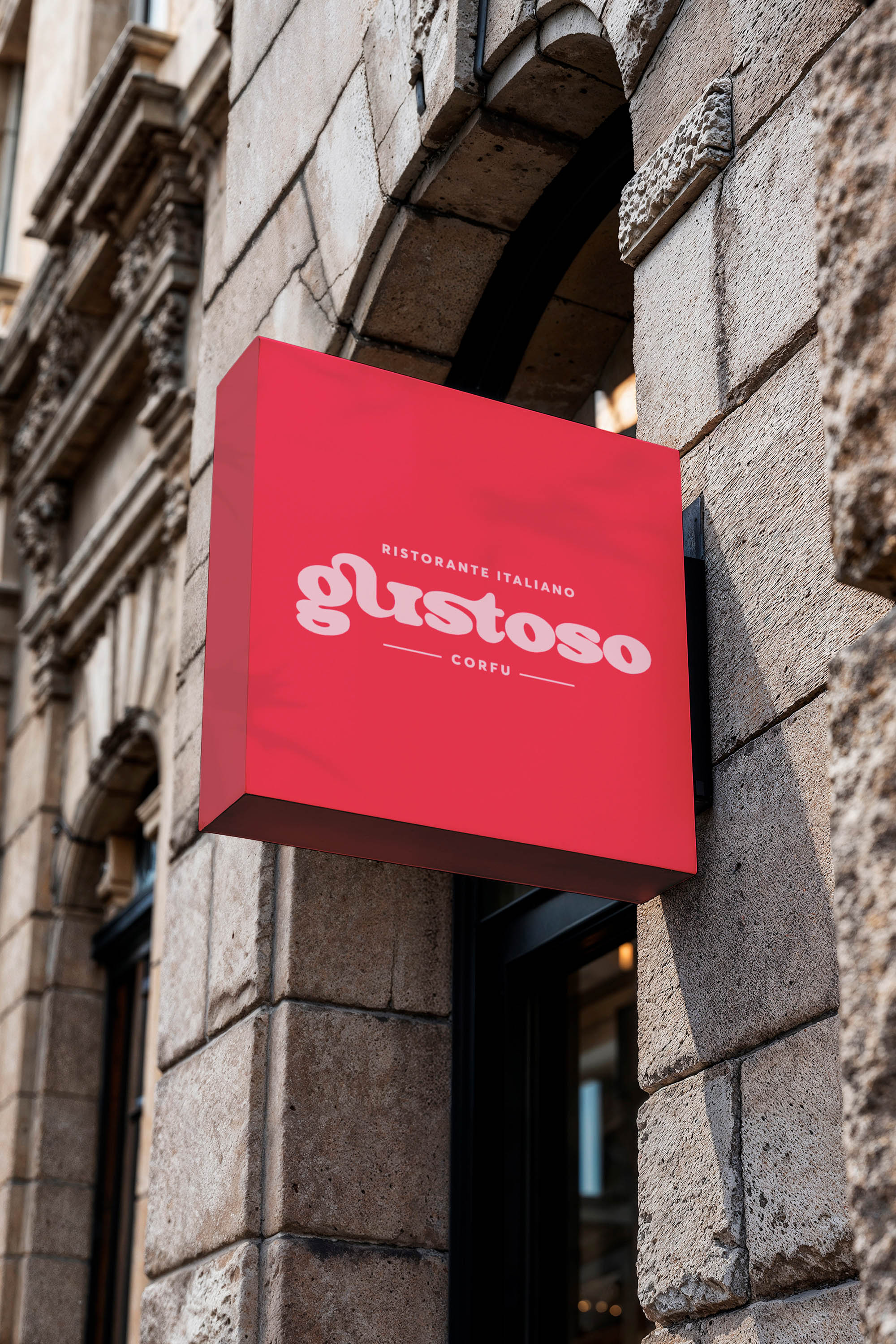 gustoso ristorante italiano wall sign.